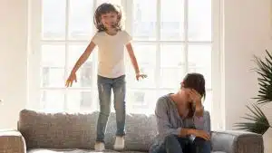 مشاوره کودک بیش فعال چگونه است؟ 3 نشانه های بیش فعالی در کودکان