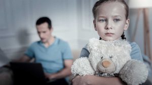 همه آن چیزهایی که والدین کودک قربانی تجاوز باید بدانند
