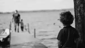 تربیت کودک برای رسیدن به آرزوهای از دست رفته غلط است 3 چرا آرزوهای والدین نباید به کودکان تحمیل شود؟