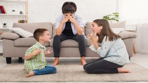 وقتی بچه هایمان دعوا می کنند چکار کنیم؟