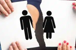 بهترین سن برای ازدواج دختر و پسر چه سنی است؟ 3 طلاق در سن پایین