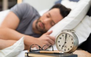 نحوه تنظیم ساعت بیولوژیک بدن برای خواب راحت شبانه