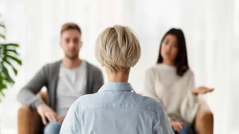 مشاوره پیش از طلاق چیست؟ چه ضرورتی دارد؟ 2 بهبود ارتباط و حل تعارض در مشاوره قبل از طلاق