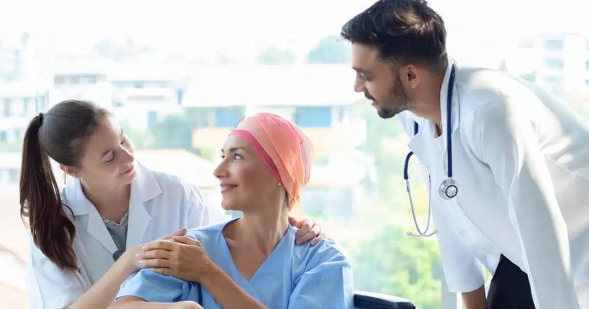 سایکوانکولوژی و ارتباط موثر با بیماران: توصیههایی برای مددکاران اجتماعی 6 مزایای ایجاد ارتباط موثر با بیمار