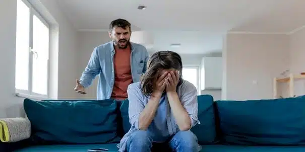 7 راز طلایی برای مدیریت دعوای زن و شوهر و تقویت رابطه عاطفی 1 همه آن چیزی که درباره دعوای زن و شوهر باید بدانید!