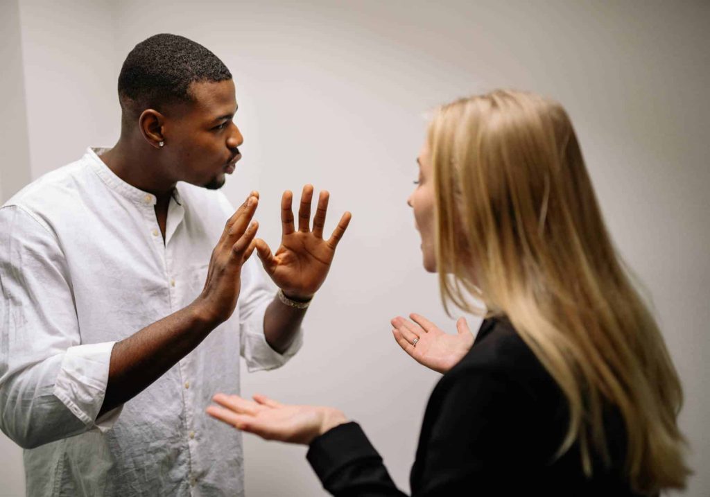 زن خودشیفته چه ویژگی هایی دارد؟ بخش دوم 3 چطور متوجه بشویم که طرف مقابلمان خودشیفته است؟