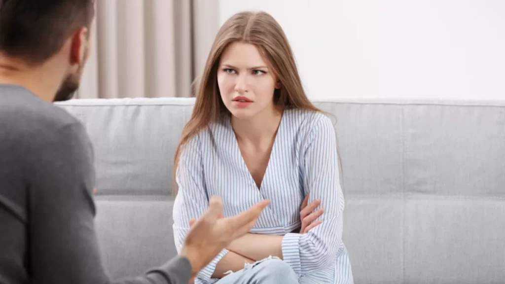 یک زن خودشیفته چه ویژگی هایی دارد؟ بخش اول 2 ویژگی های بارز زنان خودشیفته